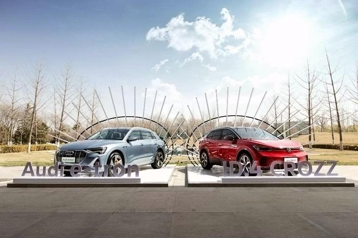 ID.4 CROZZ、Audi e-tron展車